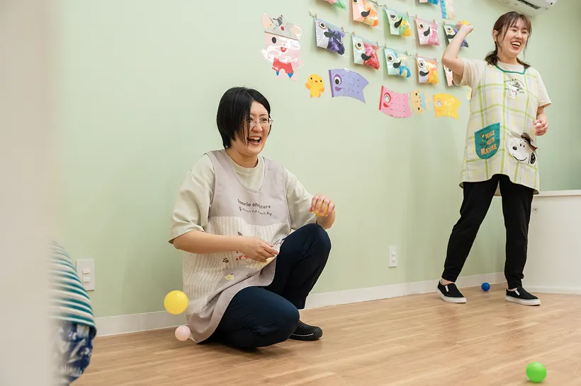 遊んでいるこどもの様子