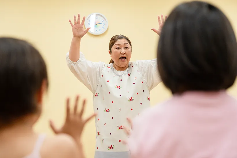 遊んでいるこどもの様子
